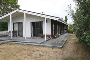 219 Barrowclough Rd, Whangamata