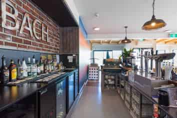 Iconic freehold hotel investment