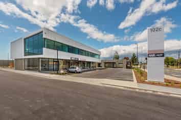 RETAIL / HOSPITALITY OPPORTUNITY IN BUSY DEVEL...