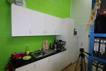 Adelaide Road Showroom with parking