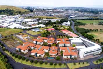 UNIVERSITY CAMPUS FOR LEASE - PART OR WHOLE