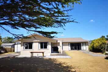 300 The Square, Whangamata