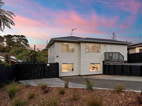 18 Grassmere Road, Henderson Valley