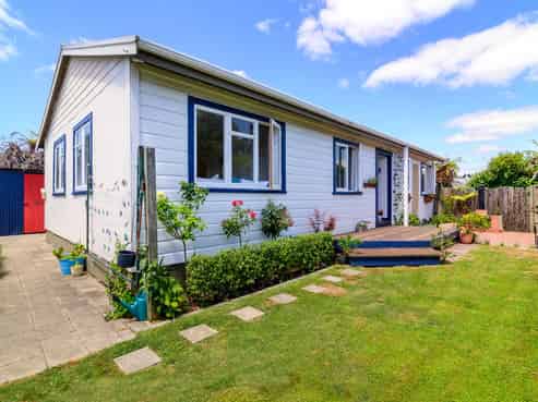 8A Farnworth Avenue, Holdens Bay