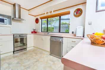 8 Kirkdale Place, Northcross