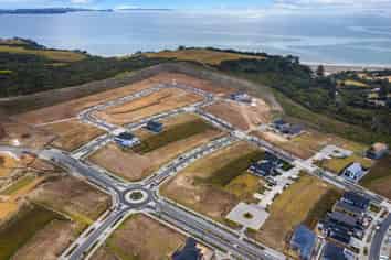 34 Headsail Drive, Long Bay