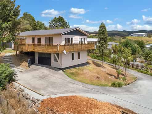 24 Toetoe Road, Otaika