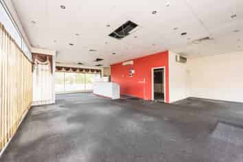 GLEN EDEN RESTAURANT OR RETAIL LEASE OPTION