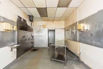 GLEN EDEN RESTAURANT OR RETAIL LEASE OPTION