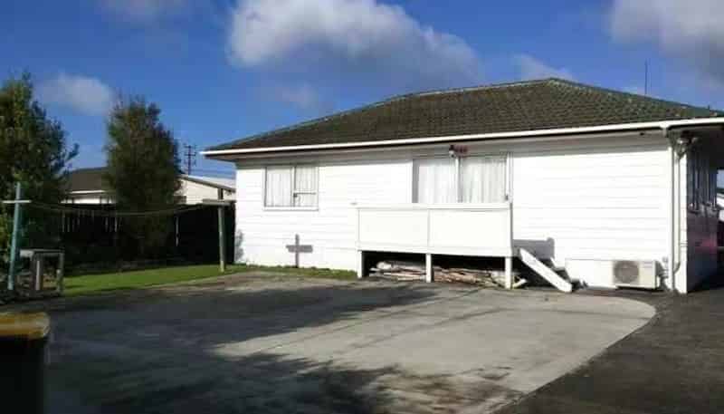 2 Silverstone Pl, Henderson