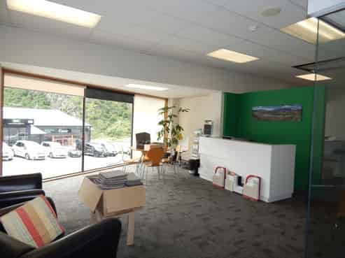 Office/showroom for lease 
