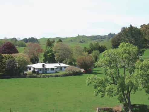 1098 Makuri Road, Douglas