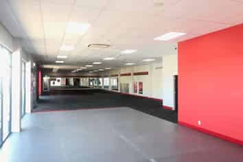 Well appointed office/showroom facilities