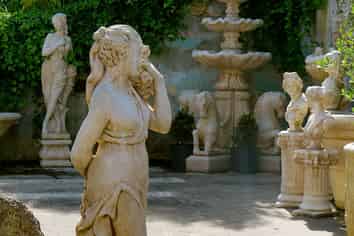 Spas, Garden Art & Supplies - Franklin - $250k