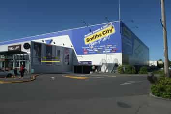 LARGE FORMAT OPPORTUNITY