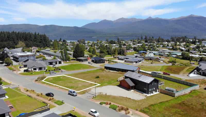 2 Tawera Place, Te Anau