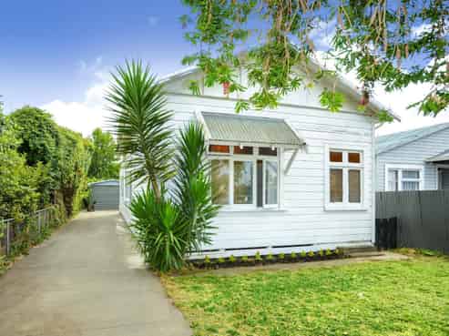 910 Outram Road, Akina