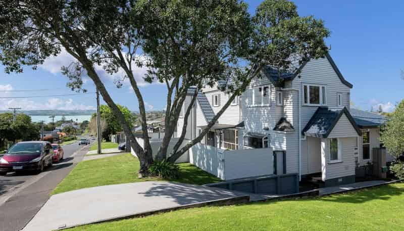 19 Beach Rd, Howick