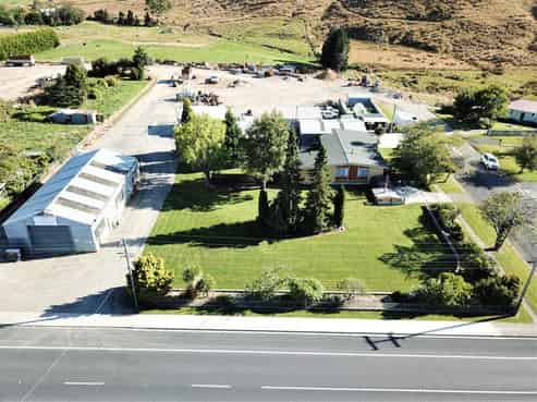 30 Main Road, Clinton and Surrounds