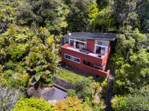 31 Lone Kauri Road, Karekare