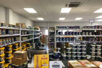 Trade Retail Shop Available for Lease