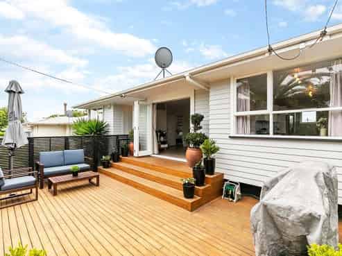 11 Gardiner Grove, Mangere East