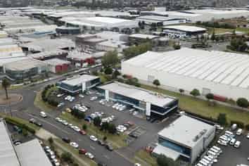 Modern designer offices, Airport location