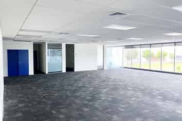 Modern designer offices, Airport location