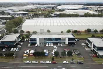 Modern designer offices, Airport location