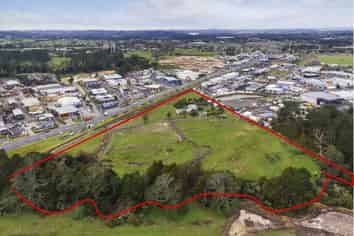 Large format yard space in Kumeu