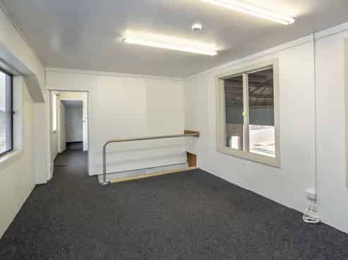 Workshop-Warehouse for Lease