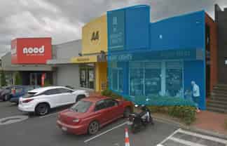 LARGE SHOWROOM IN HOMEZONE CENTRE