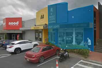 LARGE SHOWROOM IN HOMEZONE CENTRE