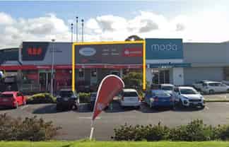 GREAT SHOWROOM IN HOMEZONE CENTRE