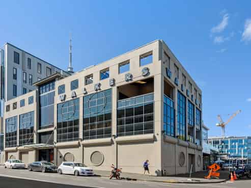 STANDALONE CHARACTER OFFICE