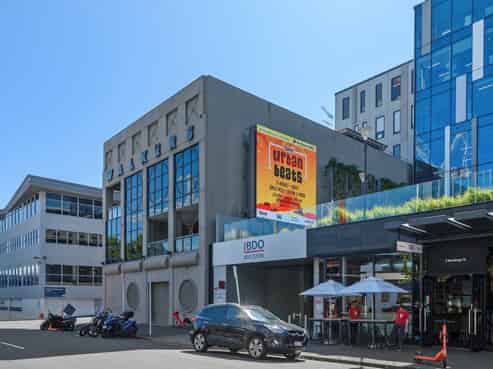 STANDALONE CHARACTER OFFICE