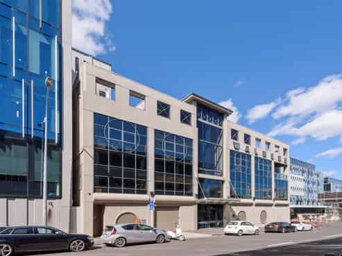 STANDALONE CHARACTER OFFICE