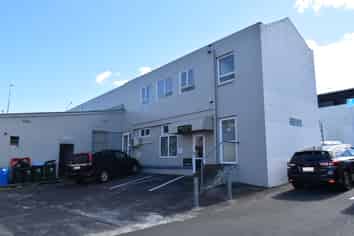 Affordable Retail Offices in Royal Oak