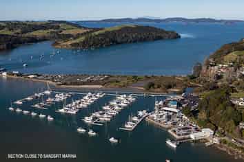 40 Brick Bay Drive, Sandspit