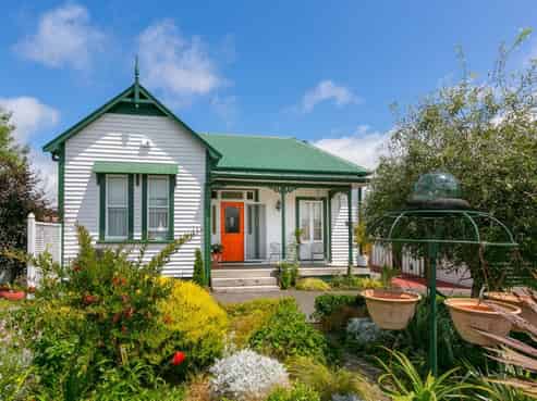 24 Dunn Street, Egmont Village