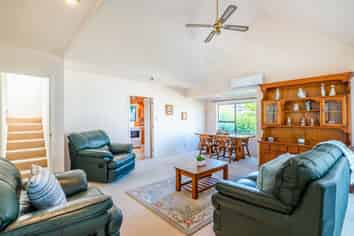 2/3 Killarney Avenue, Torbay