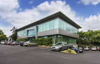 Immaculate ground floor office