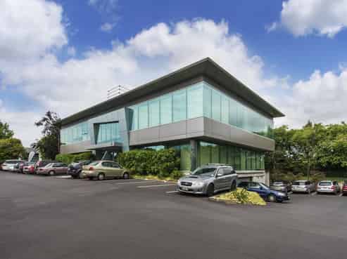 Immaculate ground floor office