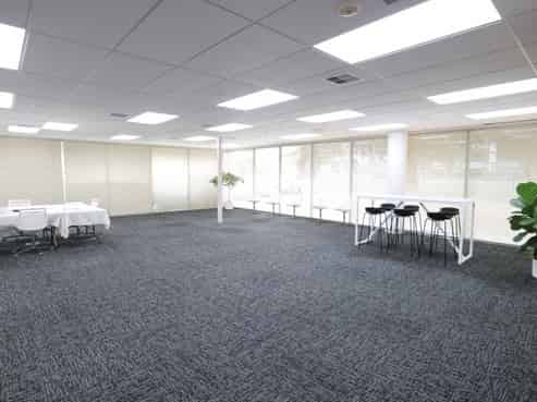 Immaculate ground floor office