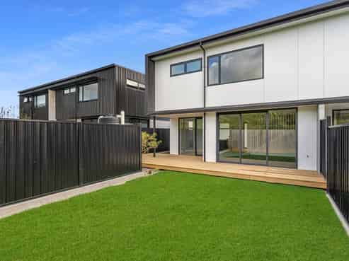 2/100 East Street, Enderley