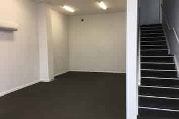 Modern North Facing Warehouse - 394sqm