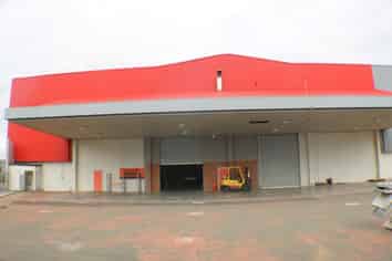 Large Highbay warehouse & secure yard