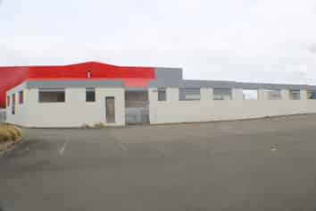 Large Highbay warehouse & secure yard