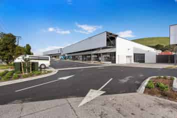 BRAND NEW RETAIL UNITS FOR SALE OR FOR LEASE