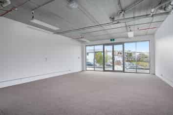 Last retail unit - The Link